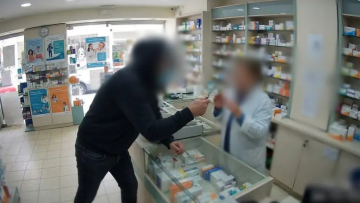 21χρονος με κατσαβίδι λήστεψε φαρμακείο στην Κρήτη, πήρε €300 και πήγε για... καφέ: Ζήτησε συγγνώμη όταν τον συνέλαβαν