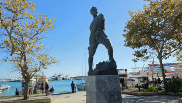«Ο ηρωισμός του διδάσκεται στους Ευέλπιδες»: Η ιστορία του πρώτου αξιωματικού που έπεσε το 1940 πολεμώντας τους Ιταλούς