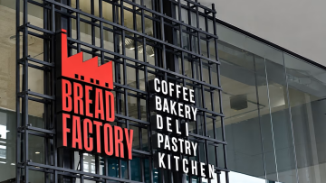 Η Bread Factory ζητά αποδέσμευση των τραπεζικών της λογαριασμών: «Δεν έχουμε σχέση με το Χωριάτικο» - Στον αέρα 1.000 εργαζόμενοι