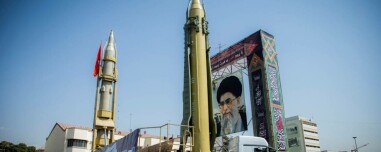 New York Times: Το Ιράν ετοιμάζεται για την επίθεση των ΗΠΑ - Οι οδηγίες Χαμενεΐ, τα σχέδια διαδοχής και η μετακίνηση των βαλλιστικών πυραύλων