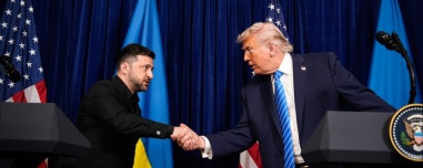 Πρόοδος αλλά χωρίς λύση στο εδαφικό στη συνάντηση Τραμπ - Ζελένσκι στη Φλόριντα: Αγκάθι παραμένει το Ντονμπάς 