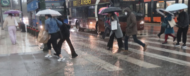 Έρχεται ισχυρή κακοκαιρία το Σαββατοκύριακο, πότε οι καταιγίδες θα χτυπήσουν την Αττική - Προειδοποίηση για έξι περιοχές