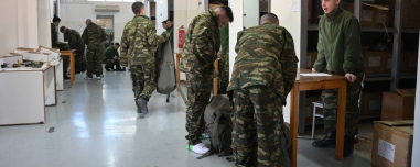 Πρεμιέρα για την νέα στρατιωτική θητεία: Δείτε φωτογραφίες και βίντεο από την κατάταξη της πρώτης ΕΣΣΟ της νέας εποχής