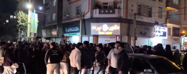 Στις φλόγες η Μέση Ανατολή: Στην Τεχεράνη πανηγυρίζουν και χορεύουν για τον θάνατο του Χαμενεΐ, «είναι υγιής και ασφαλής» επιμένει το ιρανικό πρακτορείο