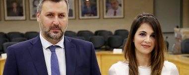 Όταν τα εν οίκω γίνονται εν δήμω: Ο Γιάννης Καλλιάνος από τα δάκρυα για τον πατέρα του, στην αποβολή της συζύγου του