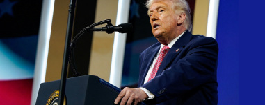 «Διαπραγματευόμαστε με την Τεχεράνη, αλλά πρέπει ν' ανοίξουν τα Στενά του Ορμούζ» λέει ο Τραμπ - Νέα επίθεση στον πυρηνικό σταθμό του Μπουσέρ στο Ιράν, ένας νεκρός στο Τελ Αβίβ