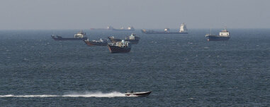 Οι ΗΠΑ πιέζουν για συμφωνία και διατηρούν τον αποκλεισμό κατά του Ιράν, διεθνείς κινήσεις για τα Στενά του Ορμούζ  