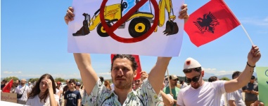 «Καμπανάκι» Κομισιόν προς Αλβανία: Το έργο Κούσνερ - Τραμπ απειλεί την ευρωπαϊκή πορεία της χώρας 