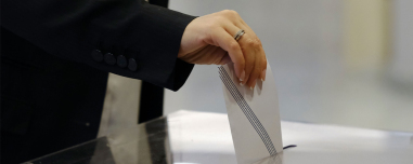 Opinion Poll: Μισή μονάδα πάνω η ΝΔ στο 30,2%, με προβάδισμα 16,8 μονάδων, σε Λύση, Νίκη, ΣΥΡΙΖΑ και Πλεύση οι δεξαμενές Καρυστιανού