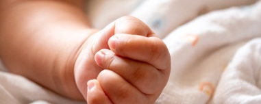 Με κατάγματα και εγκαύματα στο νοσοκομείο βρέφος 10 μηνών από την Ηλεία, ερευνάται αν έπεσε θύμα κακοποίησης