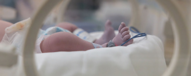 Νεκρό βρέφος 5 μηνών στην Αττική: Ξυπνήσαμε και την βρήκαμε παγωμένη, λέει η μητέρα