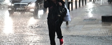 Κακοκαιρία 48ωρου με ισχυρές βροχές, καταιγίδες και χιόνια: Μηνύματα 112, απαγορευτικό απόπλου και Red Code σε πολλές περιοχές 