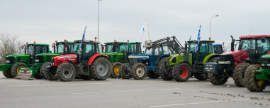 Το μήνυμα του Μαξίμου στα μπλόκα και το «παζάρι» για συμβιβασμό στο ρεύμα, το πετρέλαιο και τις τιμές των προϊόντων