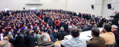 Αυτά είναι τα αιτήματα των αγροτών: Κλιμακώνουν τις κινητοποιήσεις παρά την έκκληση της κυβέρνησης για διάλογο με ανοιχτούς τους δρόμους