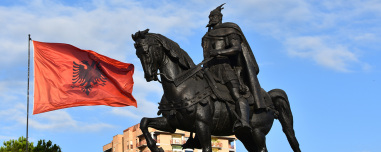 Πόσο «Αλβανός» ήταν ο Γεώργιος Καστριώτης ή Σκεντέρμπεης, τι κρύβει ο θολωτός τάφος στη Μονή Χιλανδαρίου στο Άγιο Όρος;