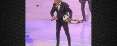 Εκνευρισμένος ο Ροντ Στιούαρτ με θεατή στη συναυλία του στην Αθήνα: Χαλάς το σόου, φύγε από τη μέση, του είπε