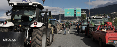 Κρίσιμη ημέρα για το αγροτικό: Τι σκέφτονται στα μπλόκα μετά το πακέτο Τσιάρα και τι θα πει σήμερα ο Μητσοτάκης