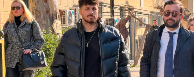 Η μήνυση του 22χρονου στον Γιώργο Μαζωνάκη - Τι καταγγέλλει για τις συναντήσεις στο καμαρίνι του και τα μηνύματα που εξαφανίστηκαν