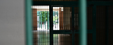 «Είναι να φέρεις 200 ευρώ και μη με ζαλίζεις μπρο ότι έχεις σχολείο»: Οι διάλογοι που πρόδωσαν το κύκλωμα διακινητών και μαθητών