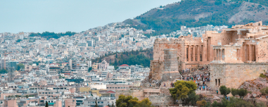 Επιχείρηση στέγη:  Δράσεις ύψους €7 δισ. μέχρι το 2027,  όλα τα προγράμματα με κίνητρα και επιδοτήσεις για 1,6 εκατ. δικαιούχους