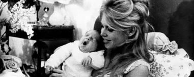 Οι σκοτεινές πλευρές της Μπριζίτ Μπαρντό: Η εγκατάλειψη του παιδιού της, οι απιστίες και ο ρατσισμός