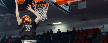 Η απίθανη ιστορία του Τζο Γκραχόβακ: Από άστεγος, έτοιμος να γίνει σταρ του μπάσκετ στις ΗΠΑ