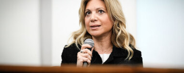 H Καρυστιανού εκτός Συλλόγου για τα Τέμπη με επίθεση κατά των συγγενών για τα οικονομικά: «Σιωπώ για να μη σας εκθέσω» 