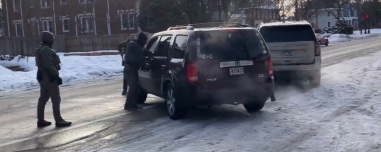 Μινεάπολη: Ομοσπονδιακοί πράκτορες σκότωσαν γυναίκα οδηγό, την κατηγορούν ότι πήγε να τους πατήσει - «Δεν σας θέλουμε εδώ, φύγετε» λέει ο δήμαρχος, βίντεο