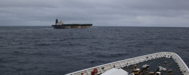 Αμερικανοί κομάντος κατέλαβαν και δεύτερο τάνκερ στον Ατλαντικό - Παραβιάζεται το Δίκαιο της Θάλασσας, λέει η Μόσχα, απόλυτα νόμιμες ενέργειες, απαντά ο Τραμπ