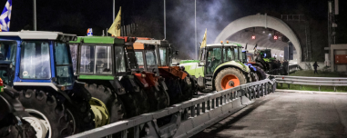 Ναι στις δύο συναντήσεις που ζήτησαν οι εκπρόσωποι των αγροτικών μπλόκων, λέει η κυβέρνηση
