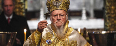 Πόλεμο κήρυξε η Ρωσία στον Οικουμενικό Πατριάρχη:  «Διαλύει το σώμα της Εκκλησίας, έχει συμμάχους εθνικιστές και νεοναζί»
