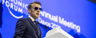 Η Ευρώπη προτιμά τον σεβασμό, όχι τους νταήδες, λέει ο Μακρόν - Παράθυρο για χρήση «εμπορικού μπαζούκα» κατά των ΗΠΑ