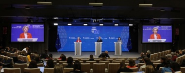 Έκτακτη σύνοδος στις Βρυξέλλες: Σε επιφυλακή η ΕΕ μετά τις κινήσεις Τραμπ, στήριξη σε Δανία, Γροιλανδία και Ουκρανία 