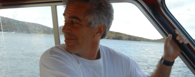 Στη δημοσιότητα 3,5 εκατ. έγγραφα της υπόθεσης Επστάιν: Ο στενός κύκλος συνεργών του, e-mail του Άντριου για 26χρονη Ρωσίδα και χιλιάδες αναφορές στον Τραμπ