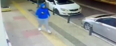 Κατάλαβα ότι το παιδί μου είχε μπλέξει σε παρανομίες, αλλά όχι ποιες, λέει η μητέρα του 27χρονου από τη Νέα Πέραμο
