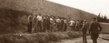 Σε τροχιά διεκδίκησης τα ντοκουμέντα της Καισαριανής: Στη Γάνδη κλιμάκιο του ΥΠΠΟ, ερευνάται αν υπάρχει και άλλο υλικό