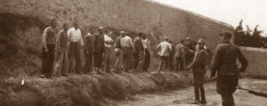 «Τώρα μπορούμε να δούμε το θάρρος τους»: Αφιέρωμα του Guardian στους 200 της Καισαριανής