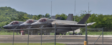 Γιγαντιαία κινητοποίηση της πολεμικής αεροπορίας των ΗΠΑ στη Μέση Ανατολή, F-22 πέρασαν από τη Βρετανία, F-35 στη Σούδα