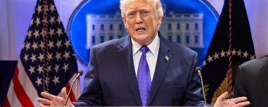 Ο Τραμπ αυξάνει στο 15% τους δασμούς σε όλες τις εισαγωγές από όλες τις χώρες