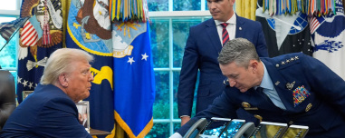 Axios: Ο στρατηγός που επηρεάζει τον Τραμπ προειδοποιεί για εμπλοκή σε μακροχρόνιο πόλεμο με το Ιράν, αν οι ΗΠΑ χτυπήσουν την Τεχεράνη