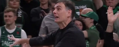 «Τρελάθηκε» με τον Φουρνιέ που δεν πάσαρε στην τελευταία επίθεση ο Μπαρτζώκας, αντέδρασε ο Γάλλος, δείτε βίντεο 