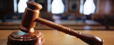 Απίστευτο περιστατικό στην Ευελπίδων, δικηγόρος είχε όπλο στη μέση του και φαινόταν με κάθε του κίνηση
