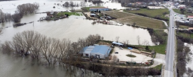 «Κόκκινος» συναγερμός μέχρι την Παρασκευή στον Έβρο, σε οριακή κατάσταση λόγω της υπερχείλισης των υδάτων του ποταμού