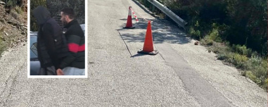 Ο 17χρονος στο Λουτράκι μαχαιρώθηκε θανάσιμα προσπαθώντας να αφοπλίσει τον ανήλικο που επιτέθηκε στον 19χρονο φίλο του