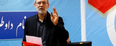 Αλί Λαριτζανί: Ποιος είναι ο άνθρωπος που θα κινήσει νήματα μετά τον θάνατο του Αλί Χαμενεΐ και ήδη εκτοξεύει απειλές