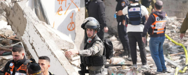 Τουλάχιστον 9 νεκροί από χτύπημα του Ιράν έξω από την Ιερουσαλήμ, διασώστες ψάχνουν στα συντρίμμια για τραυματίες - Δείτε live εικόνα