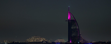 Politico: Εκρήξεις, πανικόβλητοι influencers, στελέχη πολυεθνικών και... κατοικίδια, πώς τελείωσε το πάρτι στο Ντουμπάι