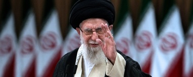 Ποιος «κάρφωσε» τον Χαμενεΐ; Η Μοσάντ γνώριζε ακόμα και πού καθόταν ο ανώτατος ηγέτης του Ιράν, όταν έκανε τη φονική επίθεση