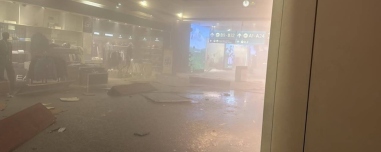 Ιρανικό χτύπημα στο πολυτελές αεροδρόμιο του Ντουμπάι: Βίντεο δείχνουν τον κόσμο να τρέχει προς εκκένωση