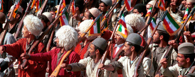 Όλες οι φυλές του Ιράν: Πέρσες, Αζέροι, Κούρδοι, τουρκόφωνοι και όλοι όσοι συνθέτουν τη «Βαβέλ» της αχανούς χώρας των 93.000.000 κατοίκων